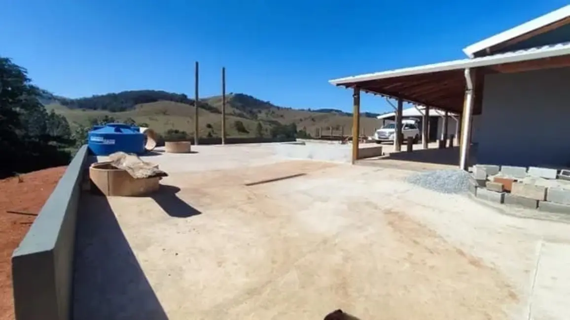 Foto 2 de Chácara com 3 quartos à venda em Santa Luzia Rural, Taubate - SP