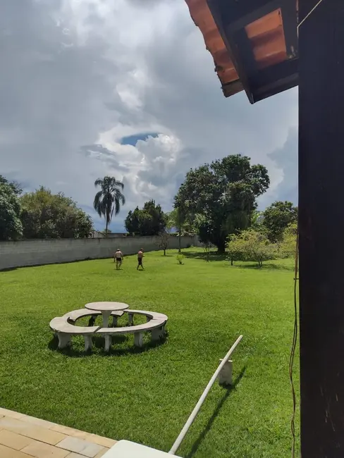 Foto 3 de Chácara com 4 quartos à venda, 2700m2 em Guaratingueta - SP