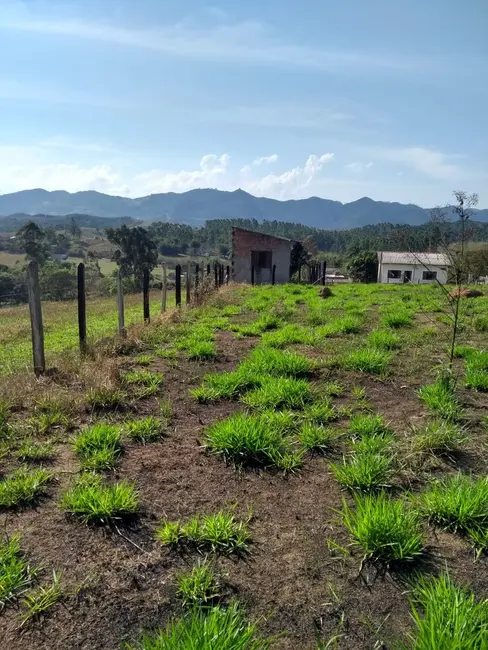 Foto 14 de Chácara à venda, 1500m2 em Piracangaguá, Taubate - SP