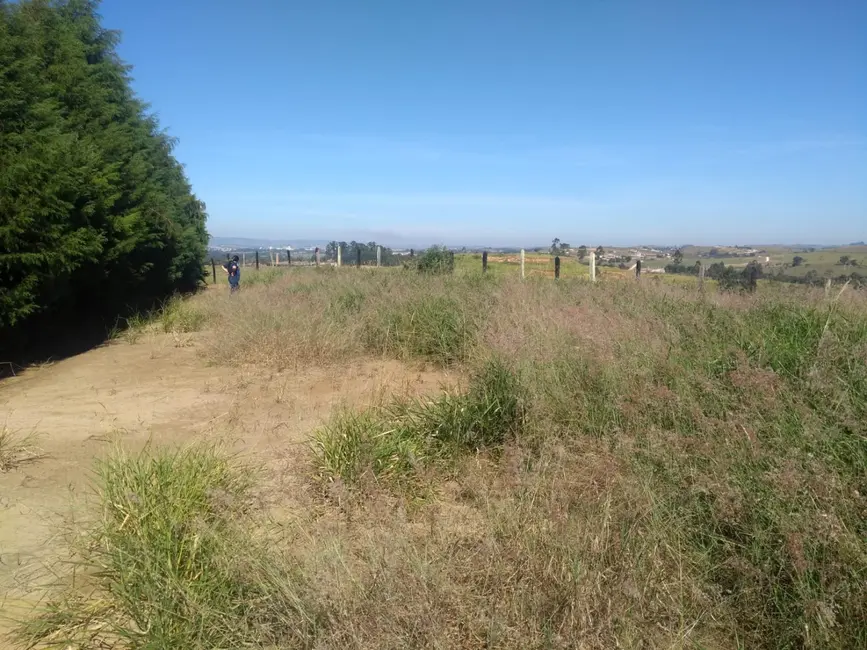 Foto 10 de Chácara à venda, 1500m2 em Piracangaguá, Taubate - SP