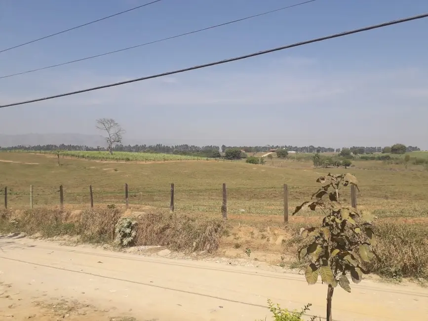 Foto 8 de Chácara com 4 quartos à venda, 270m2 em Guaratingueta - SP