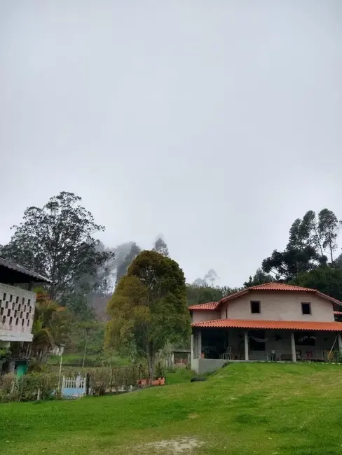 Sítio / Rancho com 5 quartos à venda, 250m2 em Sao Luiz Do Paraitinga - SP - imagem 3 Foto 3 de Sítio / Rancho com 5 quartos à venda, 250m2 em Sao Luiz Do Paraitinga - SP