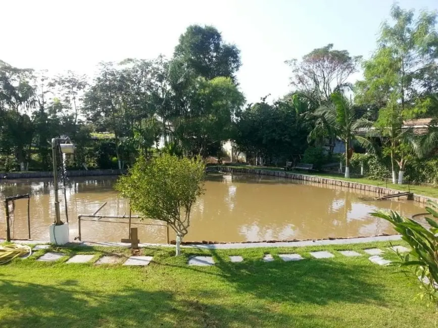 Foto 2 de Chácara com 3 quartos à venda, 300m2 em Bom Sucesso, Pindamonhangaba - SP