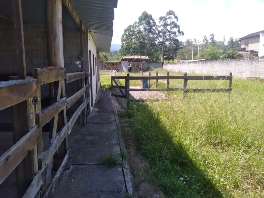 Chácara com 1 quarto à venda, 60m2 em Ribeirão Grande, Pindamonhangaba - SP - imagem 4 Foto 4 de Chácara com 1 quarto à venda, 60m2 em Ribeirão Grande, Pindamonhangaba - SP