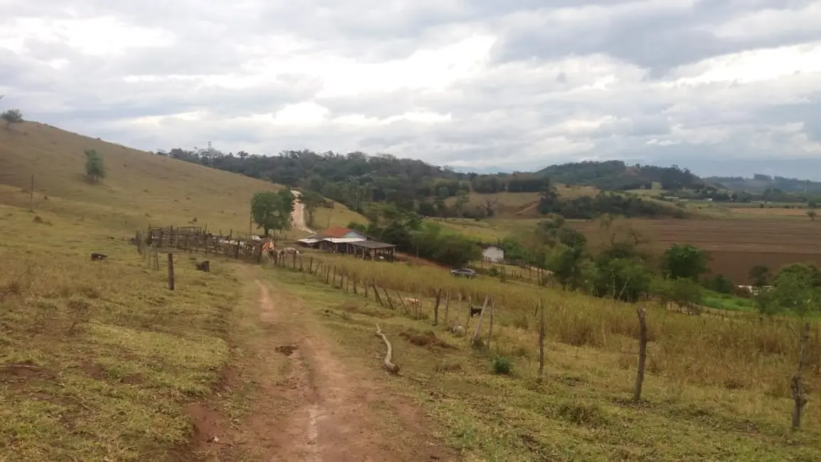 Foto 1 de Sítio / Rancho com 3 quartos à venda, 250000m2 em Granjas Rurais Reunidas São Judas Tadeu, Taubate - SP