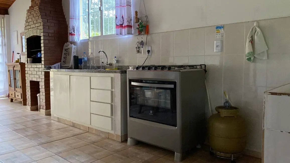 Sítio / Rancho com 3 quartos à venda, 200m2 em Silveiras - SP - imagem 9 Foto 9 de Sítio / Rancho com 3 quartos à venda, 200m2 em Silveiras - SP