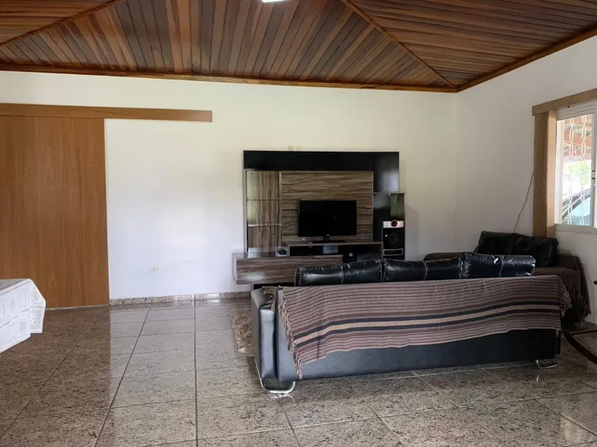 Foto 3 de Chácara com 3 quartos à venda, 1087m2 em Mandú, Pindamonhangaba - SP