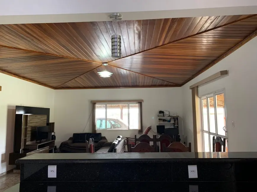 Foto 2 de Chácara com 3 quartos à venda, 1087m2 em Mandú, Pindamonhangaba - SP