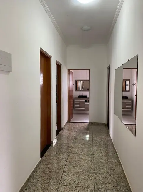 Foto 1 de Chácara com 3 quartos à venda, 1087m2 em Mandú, Pindamonhangaba - SP