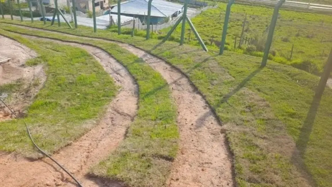 Foto 5 de Chácara à venda, 2500m2 em Loteamento Chácaras Ingrid, Taubate - SP