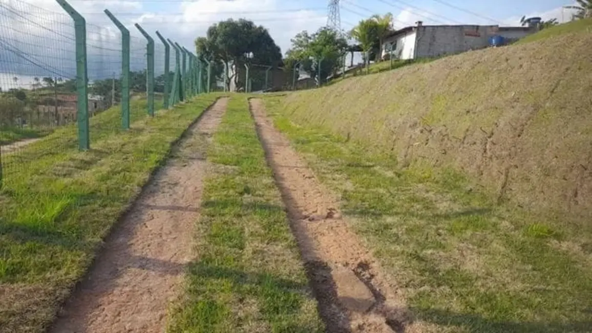 Foto 3 de Chácara à venda, 2500m2 em Loteamento Chácaras Ingrid, Taubate - SP