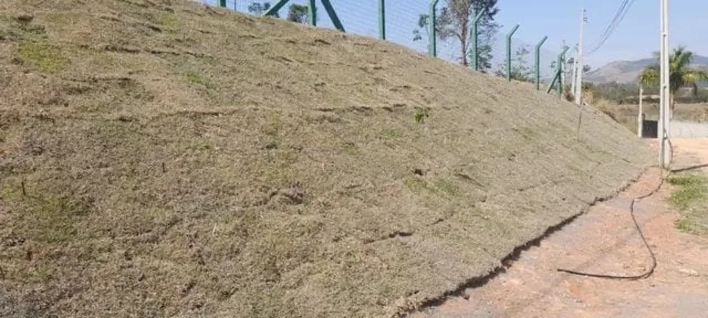 Foto 2 de Chácara à venda, 2500m2 em Loteamento Chácaras Ingrid, Taubate - SP