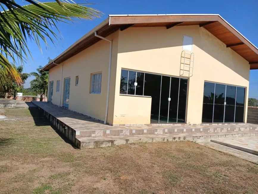 Foto 1 de Chácara com 3 quartos à venda e para alugar, 250m2 em Goiabal, Pindamonhangaba - SP