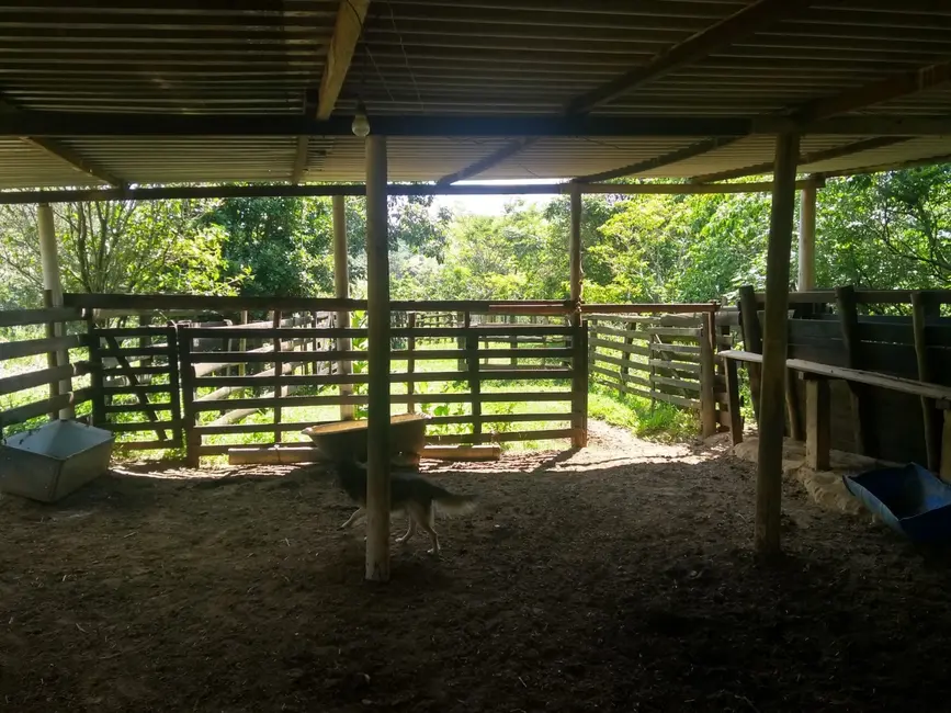 Foto 1 de Sítio / Rancho com 2 quartos à venda, 150m2 em Pindamonhangaba - SP