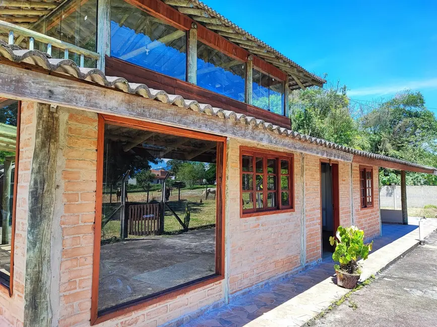 Chácara com 2 quartos à venda, 100m2 em Pindamonhangaba - SP - imagem 9 Foto 9 de Chácara com 2 quartos à venda, 100m2 em Pindamonhangaba - SP