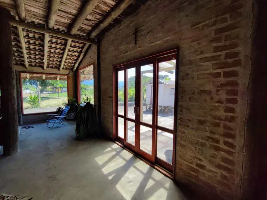 Chácara com 2 quartos à venda, 100m2 em Pindamonhangaba - SP - imagem 8 Foto 8 de Chácara com 2 quartos à venda, 100m2 em Pindamonhangaba - SP