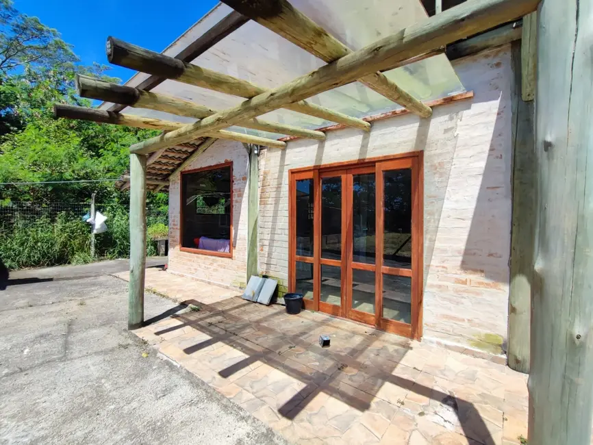 Chácara com 2 quartos à venda, 100m2 em Pindamonhangaba - SP - imagem 6 Foto 6 de Chácara com 2 quartos à venda, 100m2 em Pindamonhangaba - SP