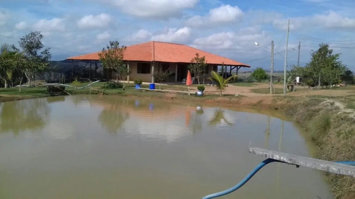 Foto 1 de Sítio / Rancho com 3 quartos à venda, 200m2 em Guaratingueta - SP
