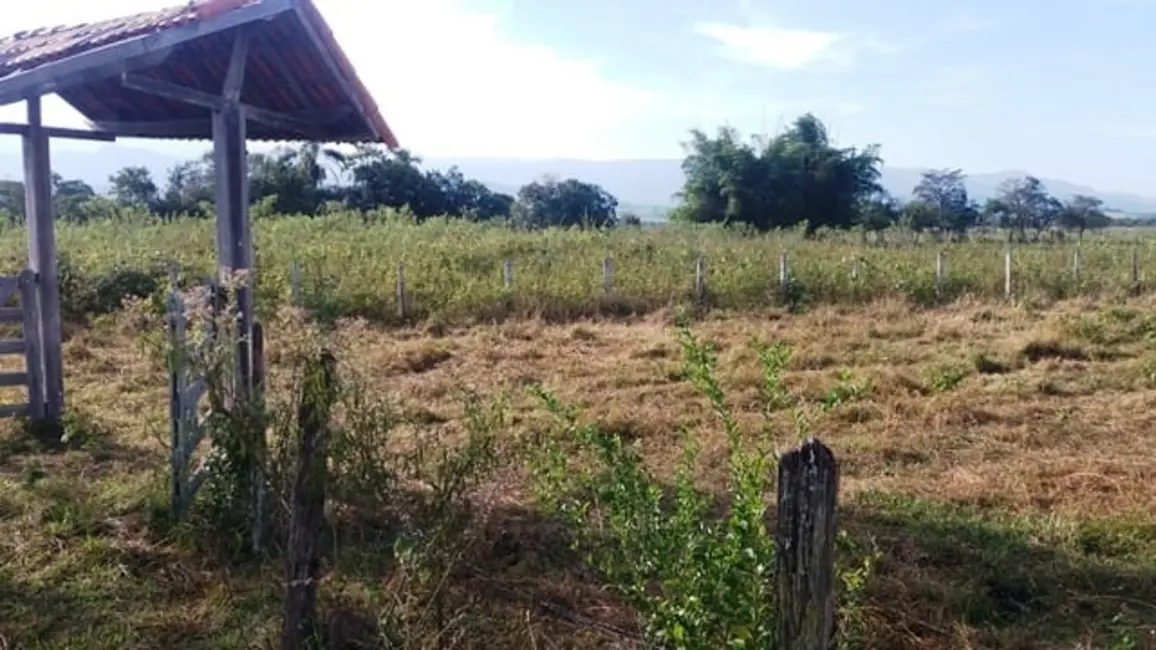 Foto 1 de Chácara à venda, 2000m2 em Cruz Pequena, Pindamonhangaba - SP