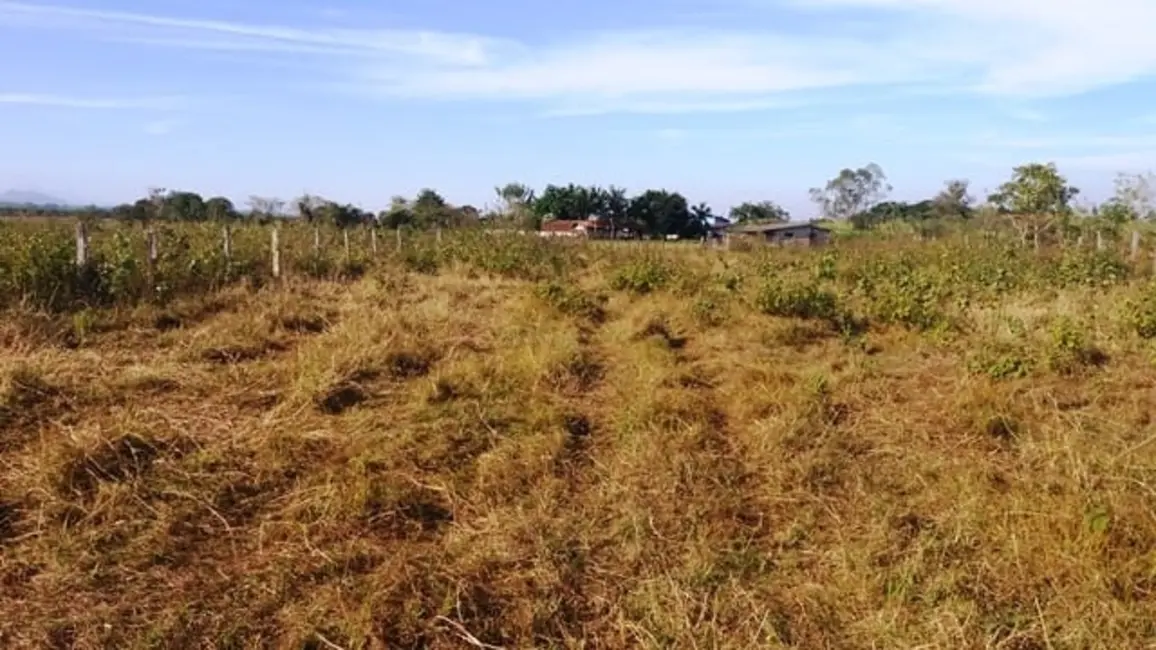 Foto 4 de Chácara à venda, 2000m2 em Cruz Pequena, Pindamonhangaba - SP
