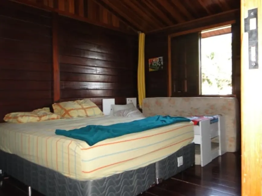 Foto 3 de Chácara com 3 quartos à venda, 200m2 em Pindamonhangaba - SP