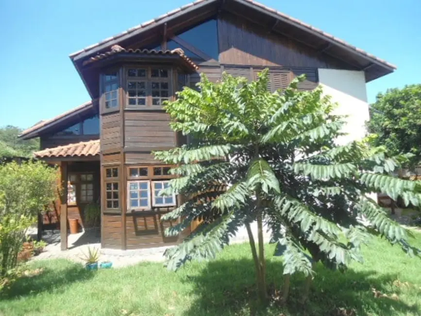 Foto 1 de Chácara com 3 quartos à venda, 346m2 em Pindamonhangaba - SP