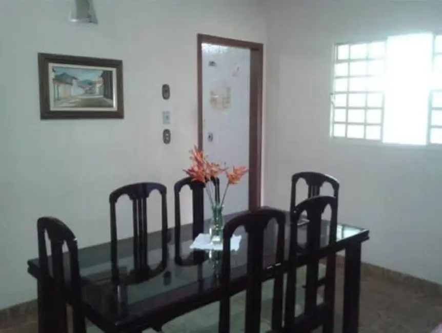 Foto 3 de Chácara com 3 quartos à venda, 800m2 em Jardim Carlota, Pindamonhangaba - SP
