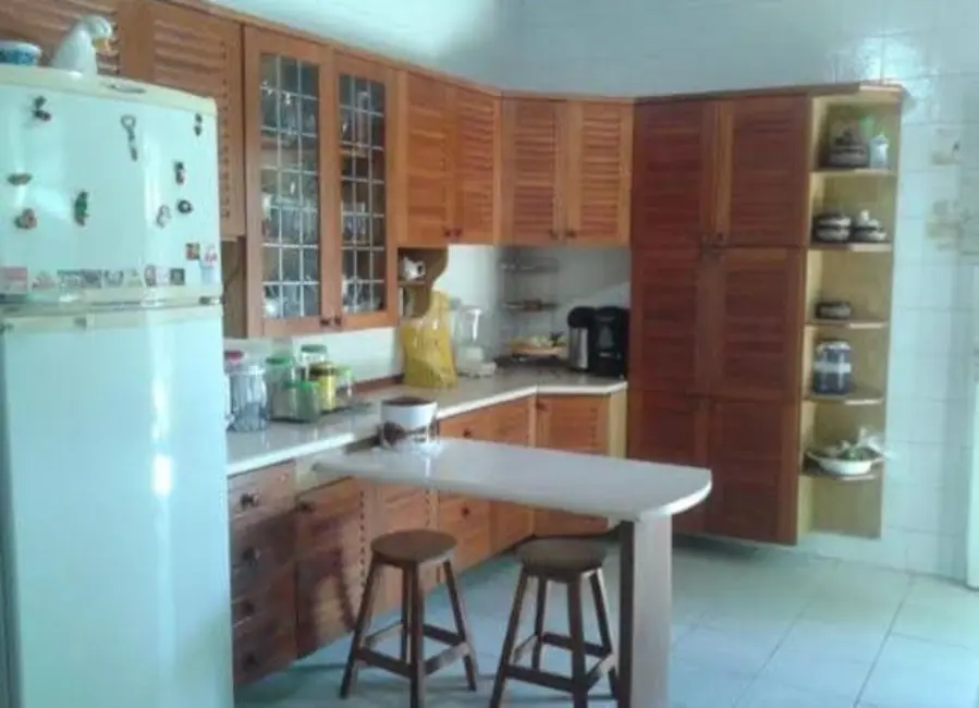 Foto 1 de Chácara com 3 quartos à venda, 800m2 em Jardim Carlota, Pindamonhangaba - SP