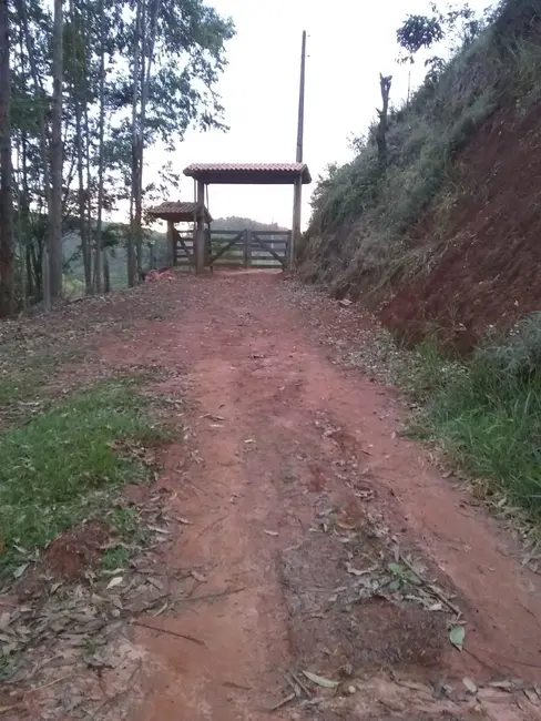 Sítio / Rancho com 2 quartos à venda, 135000m2 em Piquete - SP - imagem 8 Foto 8 de Sítio / Rancho com 2 quartos à venda, 135000m2 em Piquete - SP