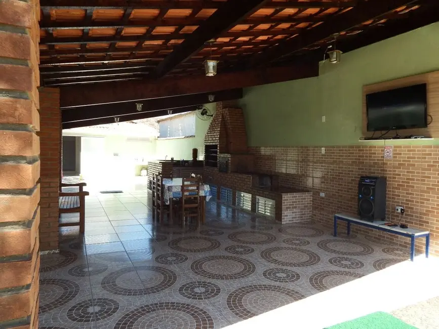 Foto 2 de Chácara com 3 quartos à venda, 600m2 em Bom Sucesso, Pindamonhangaba - SP