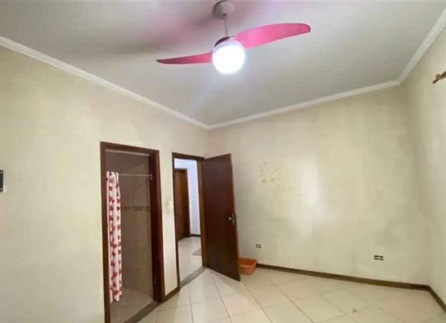 Foto 2 de Chácara com 3 quartos à venda, 128m2 em Jardim Santa Tereza, Taubate - SP