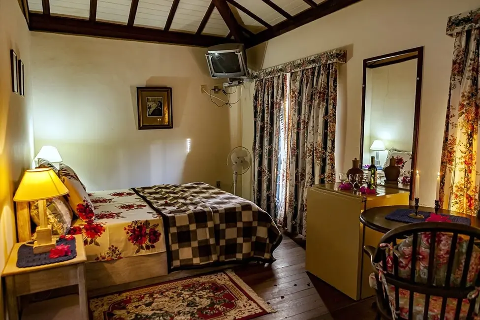 Foto 3 de Chácara com 9 quartos à venda, 480m2 em Guaratingueta - SP