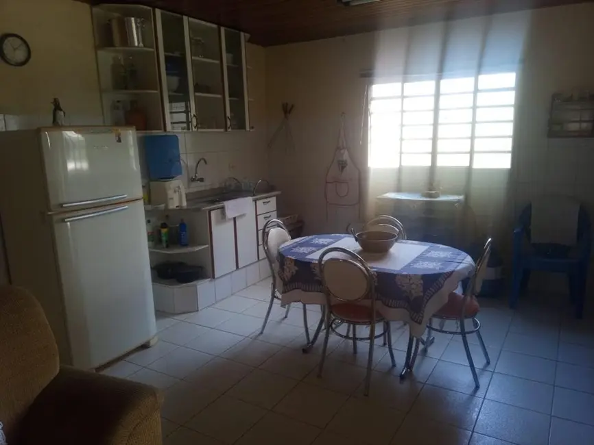 Foto 2 de Chácara com 2 quartos à venda, 3000m2 em Granjas Rurais Reunidas São Judas Tadeu, Taubate - SP