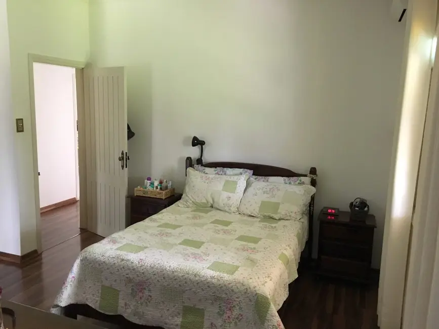 Foto 4 de Sítio / Rancho com 3 quartos à venda, 1000m2 em Guaratingueta - SP