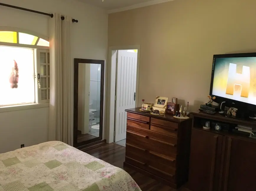 Foto 1 de Sítio / Rancho com 3 quartos à venda, 1000m2 em Guaratingueta - SP