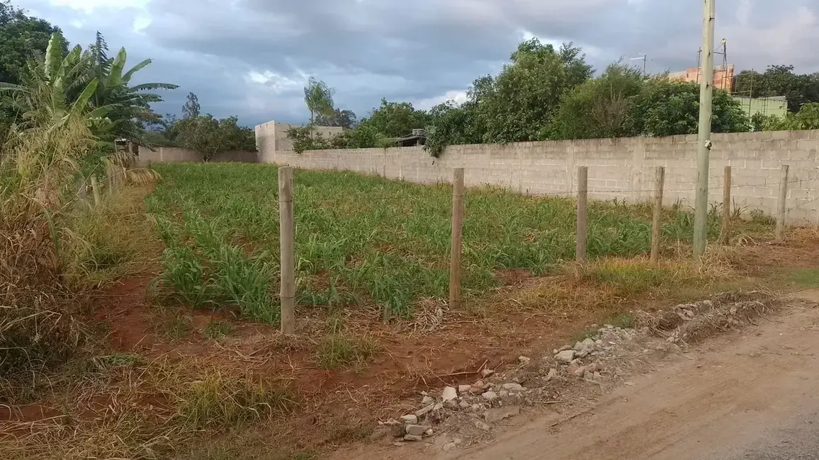Foto 3 de Chácara à venda, 1000m2 em Vila São Benedito, Pindamonhangaba - SP