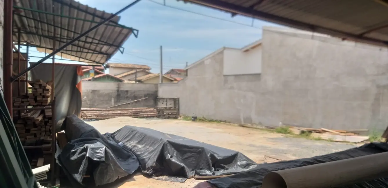 Armazém / Galpão com 1 quarto à venda, 195m2 em Loteamento Residencial Andrade, Pindamonhangaba - SP - imagem 7 Foto 7 de Armazém / Galpão com 1 quarto à venda, 195m2 em Loteamento Residencial Andrade, Pindamonhangaba - SP