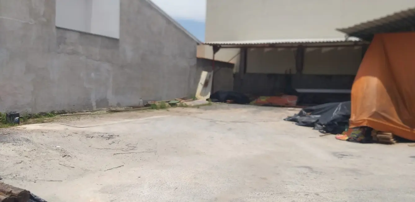 Foto 1 de Armazém / Galpão com 1 quarto à venda, 195m2 em Loteamento Residencial Andrade, Pindamonhangaba - SP
