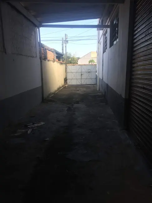 Foto 2 de Armazém / Galpão com 2 quartos à venda, 250m2 em Jardim Rosely, Pindamonhangaba - SP