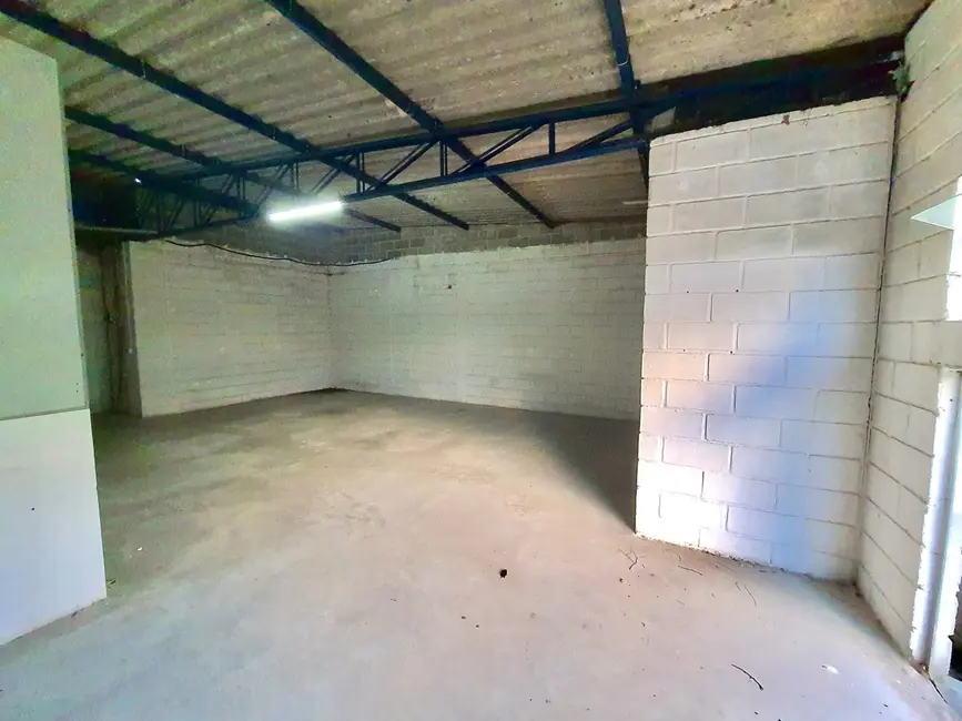 Armazém / Galpão para alugar, 832m2 em Moreira César, Pindamonhangaba - SP - imagem 4 Foto 4 de Armazém / Galpão para alugar, 832m2 em Moreira César, Pindamonhangaba - SP