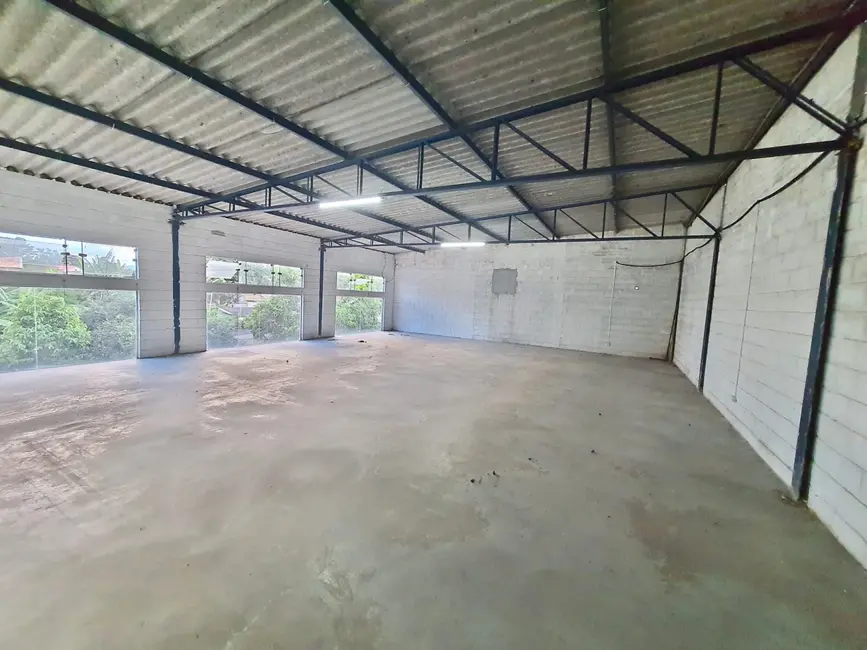 Armazém / Galpão para alugar, 832m2 em Moreira César, Pindamonhangaba - SP - imagem 2 Foto 2 de Armazém / Galpão para alugar, 832m2 em Moreira César, Pindamonhangaba - SP