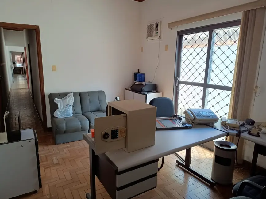 Foto 15 de Casa para alugar, 210m2 em Centro, Taubate - SP