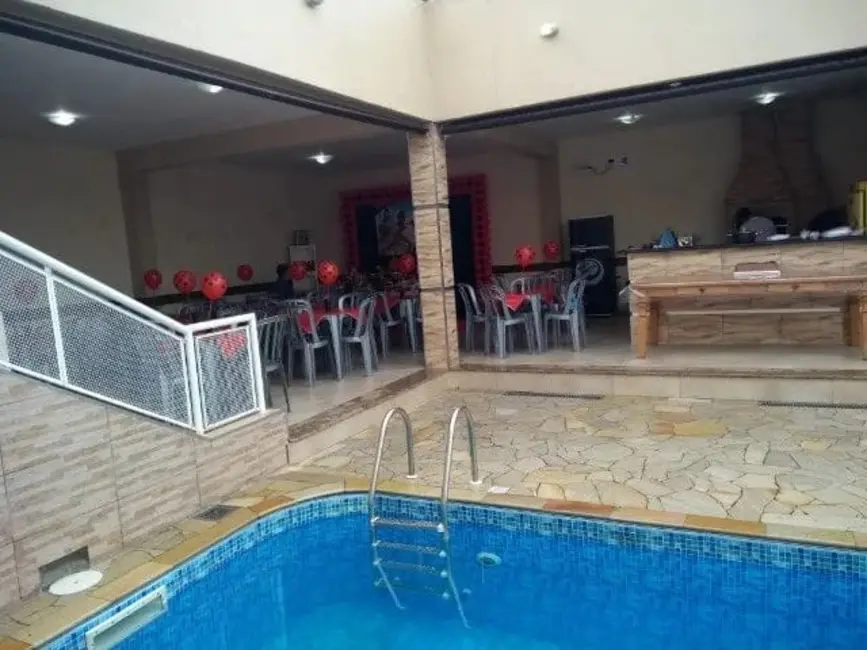 Casa com 1 quarto à venda, 200m2 em Guaratingueta - SP - imagem 6 Foto 6 de Casa com 1 quarto à venda, 200m2 em Guaratingueta - SP