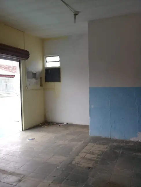 Foto 4 de Armazém / Galpão à venda, 240m2 em Vila Rica, Pindamonhangaba - SP