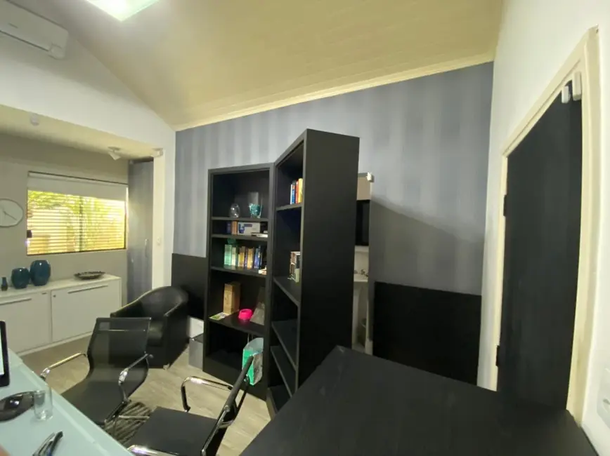 Foto 6 de Casa com 8 quartos à venda, 300m2 em Jardim Maria Augusta, Taubate - SP
