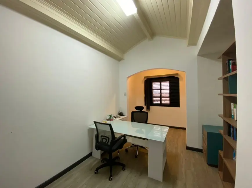 Foto 4 de Casa com 8 quartos à venda, 300m2 em Jardim Maria Augusta, Taubate - SP