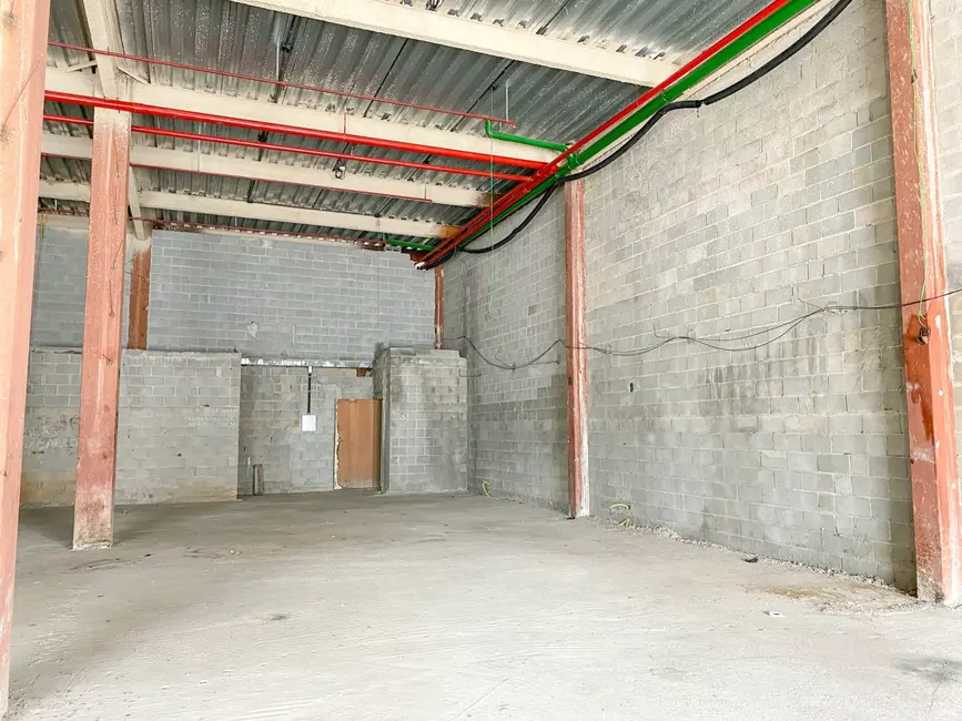 Loja para alugar, 293m2 em Centro, Pindamonhangaba - SP - imagem 7 Foto 7 de Loja para alugar, 293m2 em Centro, Pindamonhangaba - SP