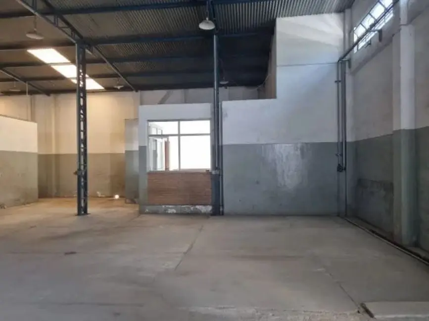 Armazém / Galpão à venda, 300m2 em Tremembe - SP - imagem 6 Foto 6 de Armazém / Galpão à venda, 300m2 em Tremembe - SP