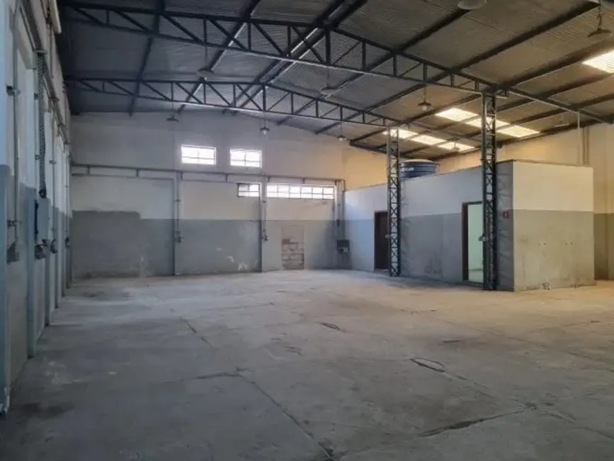 Armazém / Galpão à venda, 300m2 em Tremembe - SP - imagem 5 Foto 5 de Armazém / Galpão à venda, 300m2 em Tremembe - SP