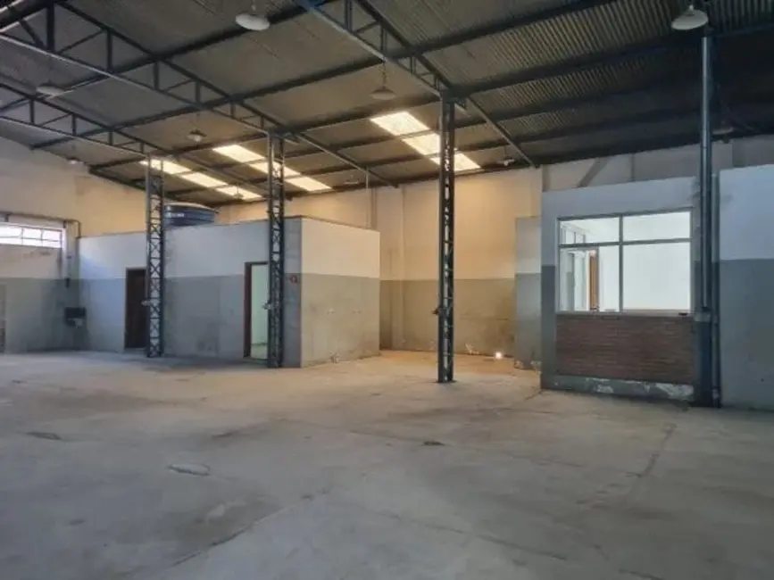Armazém / Galpão à venda, 300m2 em Tremembe - SP - imagem 3 Foto 3 de Armazém / Galpão à venda, 300m2 em Tremembe - SP